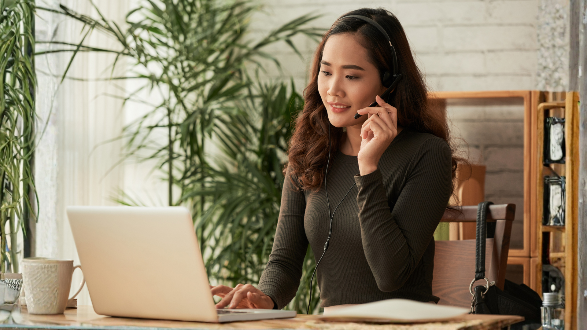 offshore recruitment specialist in vietnam interviewing a global talent