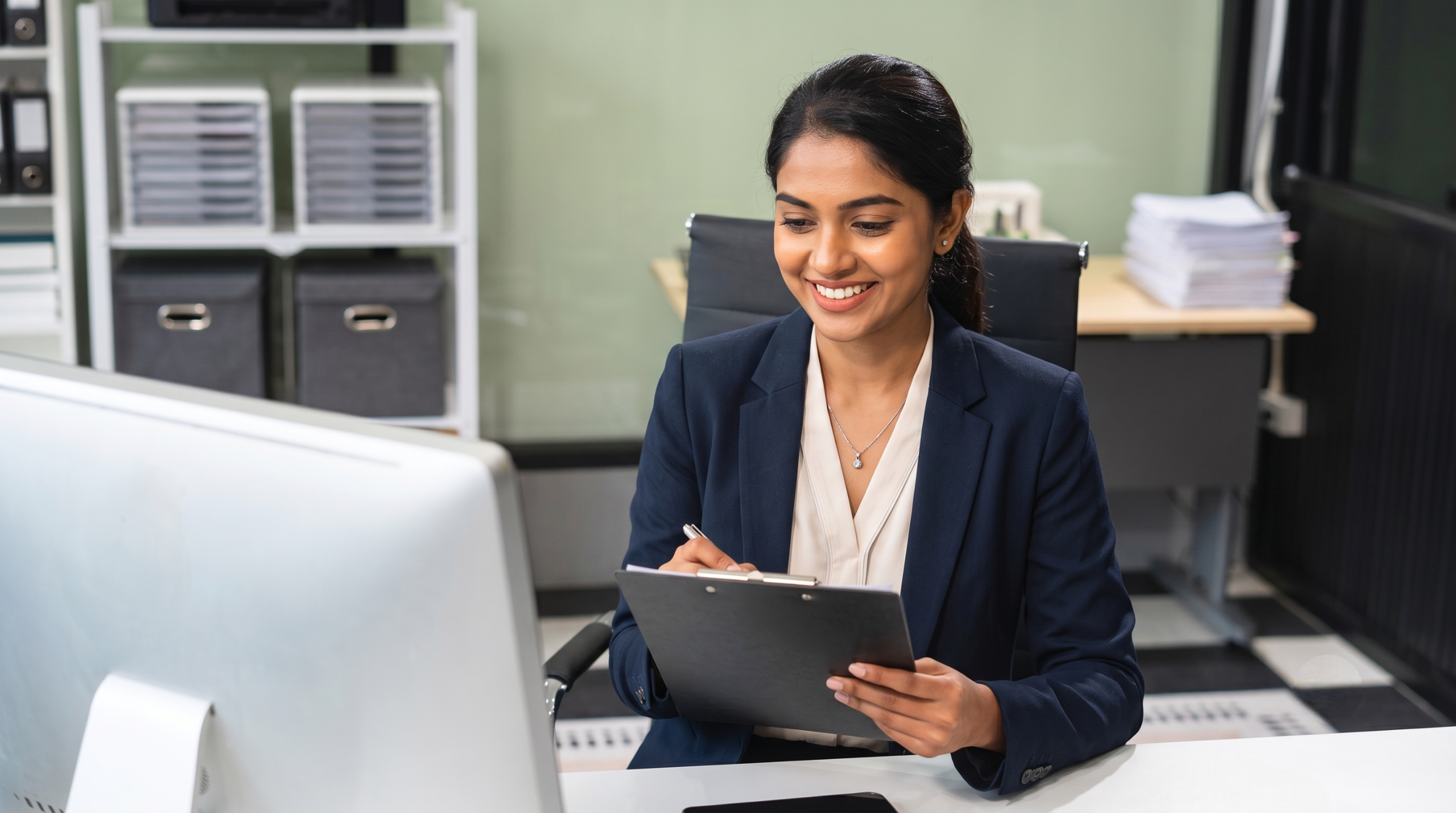 dedicated remote hr administrator utilizes advanced digital tools to provide seamless HR support to their outsourced client